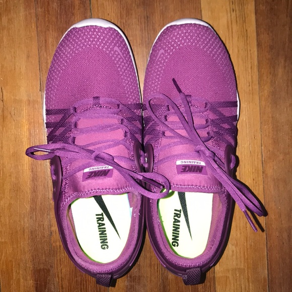NWOT Nike Women's TR 7 Training Shoes Berry - Picture 4 of 7